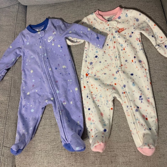 Nike Baby Sleepers - Picture 1 of 3